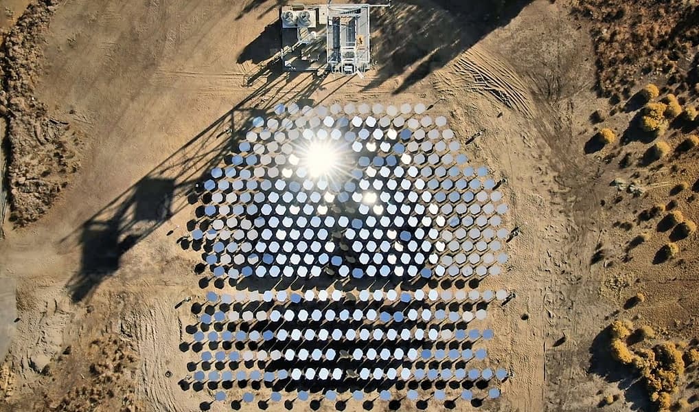 Fotografia di un impianto solare dall'alto